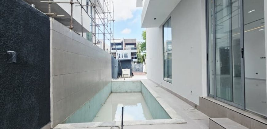 A Bright, Brilliant & Beguiling Luxury Home in Ikoyi Lagos for sale