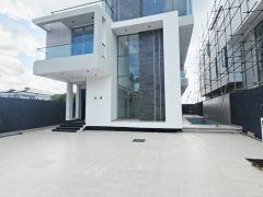 A Bright, Brilliant & Beguiling Luxury Home in Ikoyi Lagos for sale