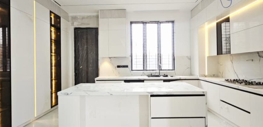 Massive 5 Bedroom Luxury Home For Sale at Lekki Phase 1 Lagos