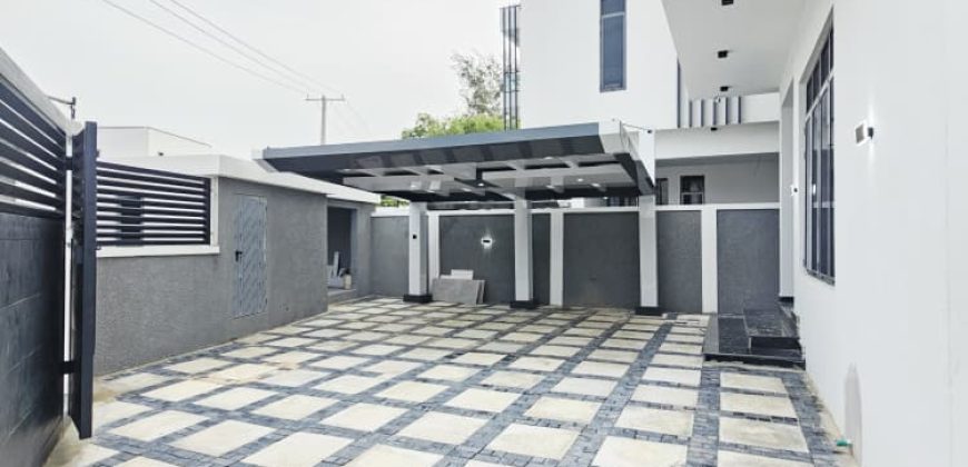 Massive 5 Bedroom Luxury Home For Sale at Lekki Phase 1 Lagos