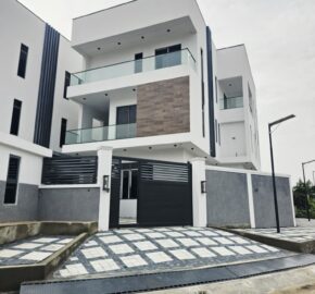 Massive 5 Bedroom Luxury Home For Sale at Lekki Phase 1 Lagos