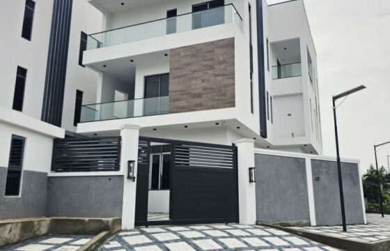 Massive 5 Bedroom Luxury Home For Sale at Lekki Phase 1 Lagos