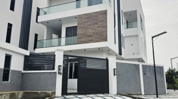 Massive 5 Bedroom Luxury Home For Sale at Lekki Phase 1 Lagos