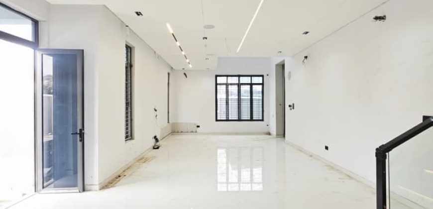 Massive 5 Bedroom Luxury Home For Sale at Lekki Phase 1 Lagos