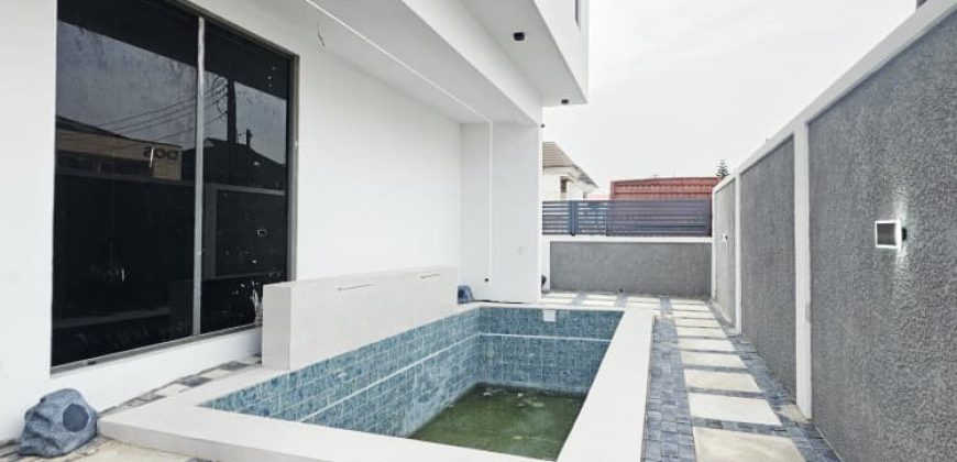 Massive 5 Bedroom Luxury Home For Sale at Lekki Phase 1 Lagos