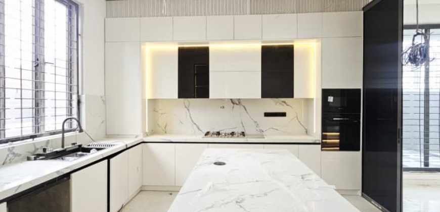 Massive 5 Bedroom Luxury Home For Sale at Lekki Phase 1 Lagos