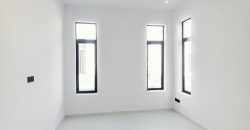 Stunning Modern 5 Bedroom For Sale