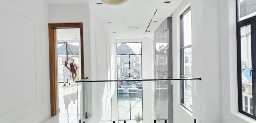 Stunning Modern 5 Bedroom For Sale
