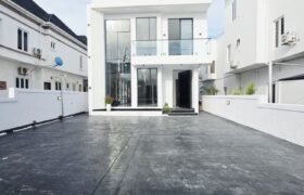Stunning Modern 5 Bedroom For Sale