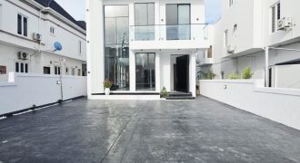 Stunning Modern 5 Bedroom For Sale