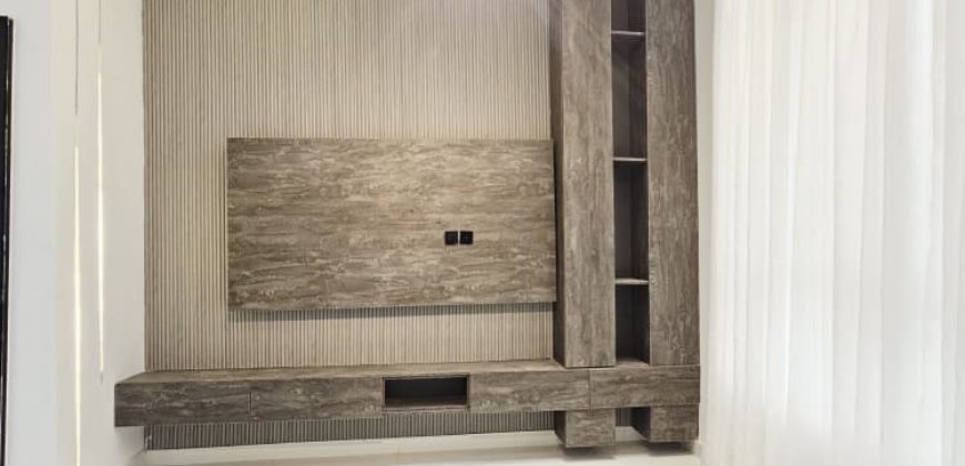 Stunning Modern 5 Bedroom Home With Swimming Pool For Sale