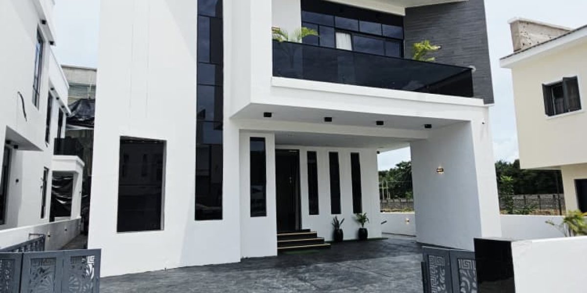 Stunning Modern 5 Bedroom Home With Swimming Pool For Sale