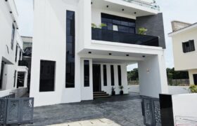 Stunning Modern 5 Bedroom Home With Swimming Pool For Sale