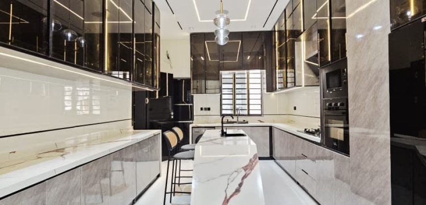 Stunning Modern 5 Bedroom Home With Swimming Pool For Sale