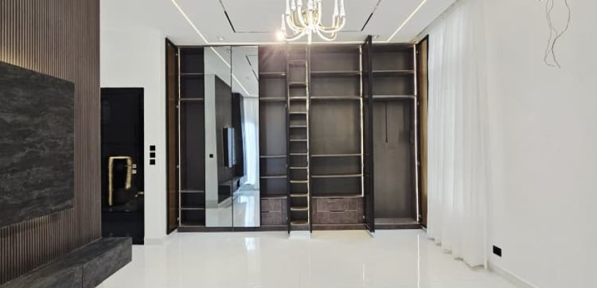 Stunning Modern 5 Bedroom Home With Swimming Pool For Sale