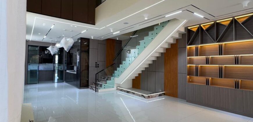 Stunning 5 Bedroom Detached Duplex with Swimming pool for sale