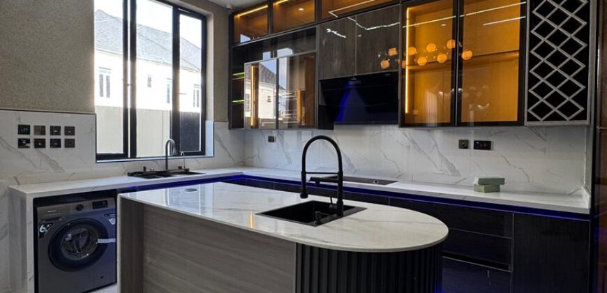 Stunning 5 Bedroom Detached Duplex with Swimming pool for sale
