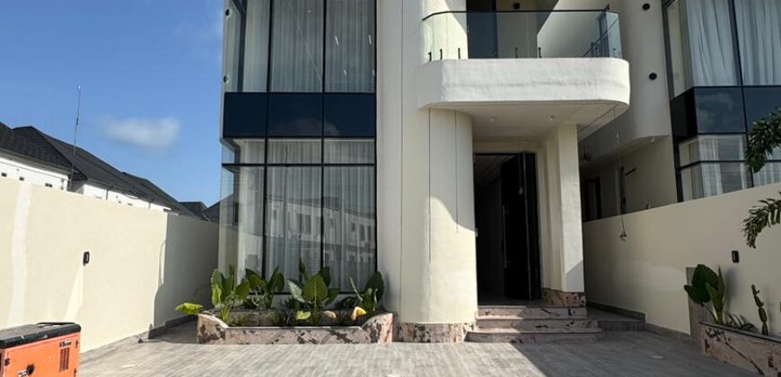 Stunning 5 Bedroom Detached Duplex with Swimming pool for sale