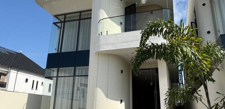 Stunning 5 Bedroom Detached Duplex with Swimming pool for sale