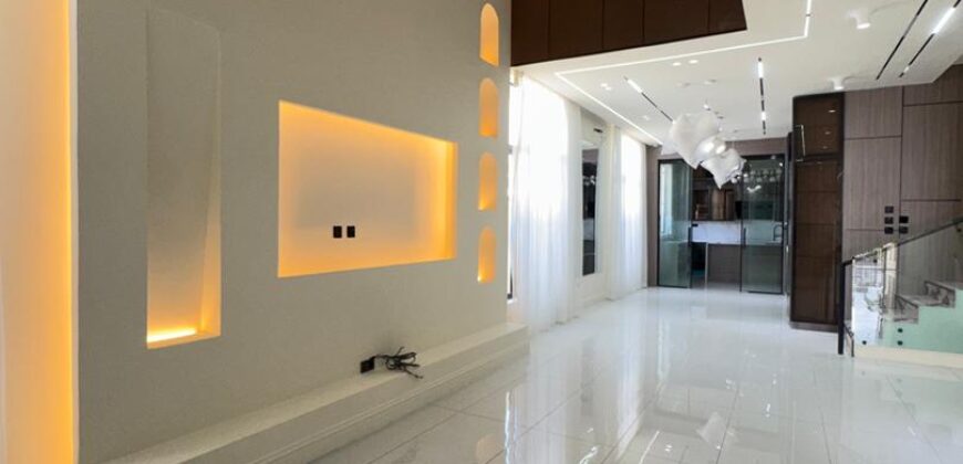 Stunning 5 Bedroom Detached Duplex with Swimming pool for sale