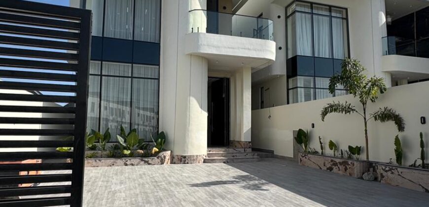 Stunning 5 Bedroom Detached Duplex with Swimming pool for sale