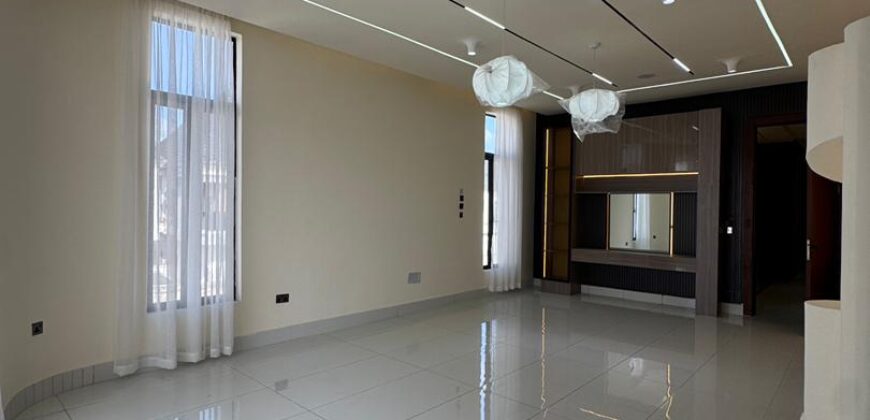 Stunning 5 Bedroom Detached Duplex with Swimming pool for sale