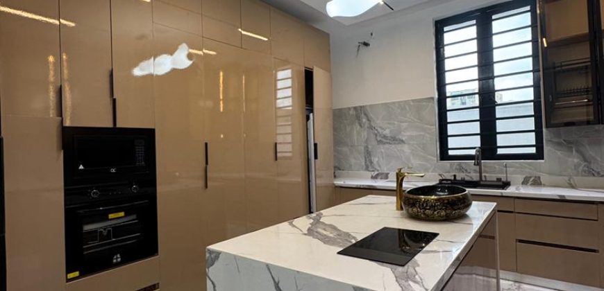 Stunning 5 Bedroom Detached Duplex with swimming pool