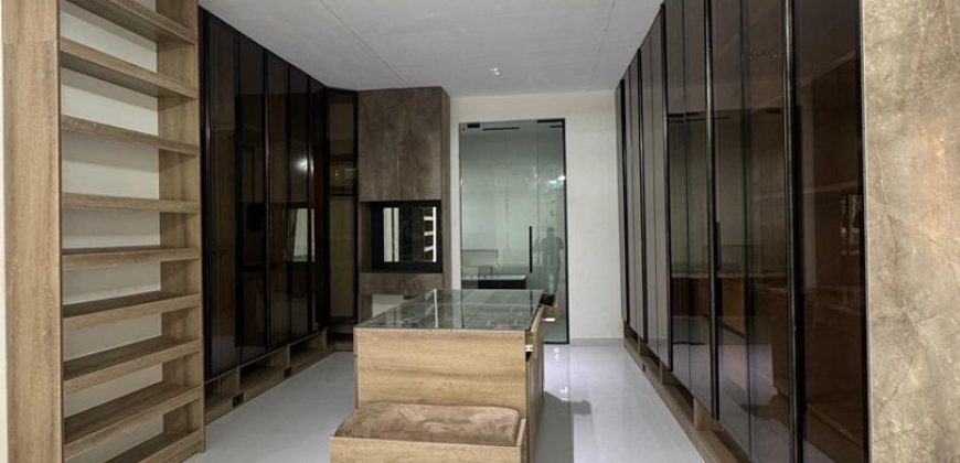 Stunning 5 Bedroom Detached Duplex with swimming pool