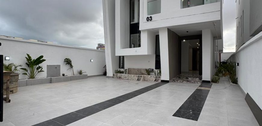 Stunning 5 Bedroom Detached Duplex with swimming pool