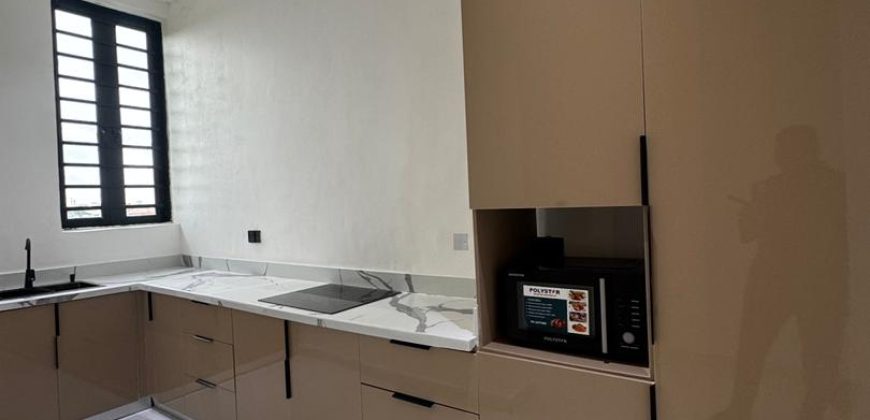 Stunning 5 Bedroom Detached Duplex with swimming pool