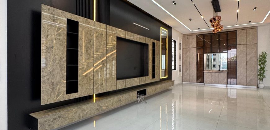 5-Bedroom Luxury Duplex with Pool & Gym