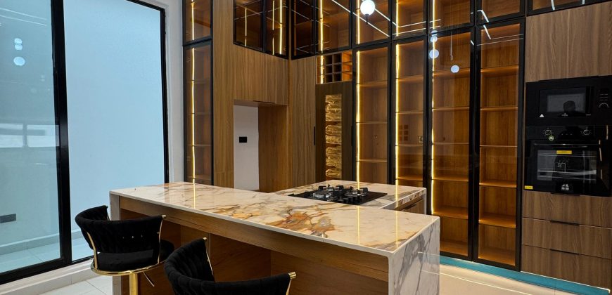 5-Bedroom Luxury Duplex with Pool & Gym