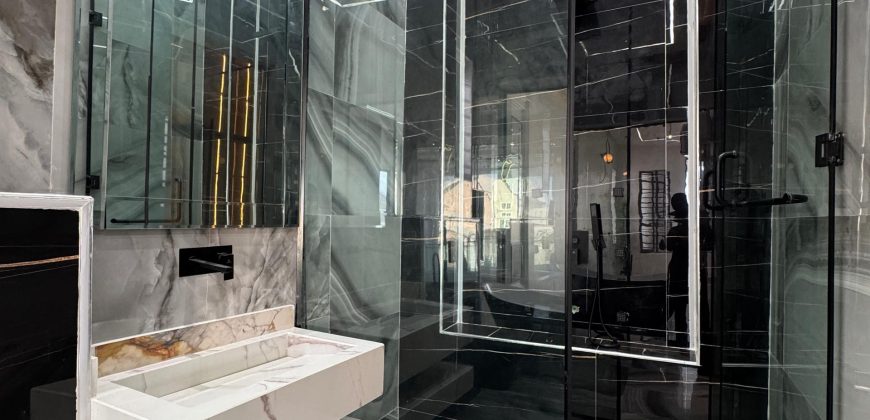 5-Bedroom Luxury Duplex with Pool & Gym