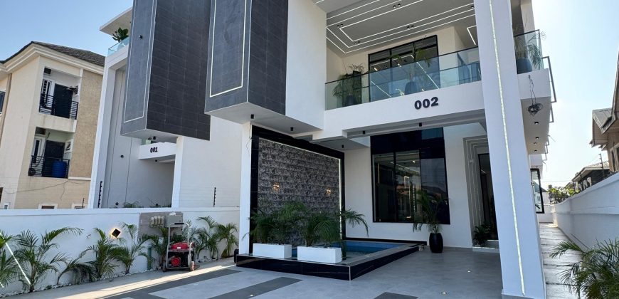 5-Bedroom Luxury Duplex with Pool & Gym