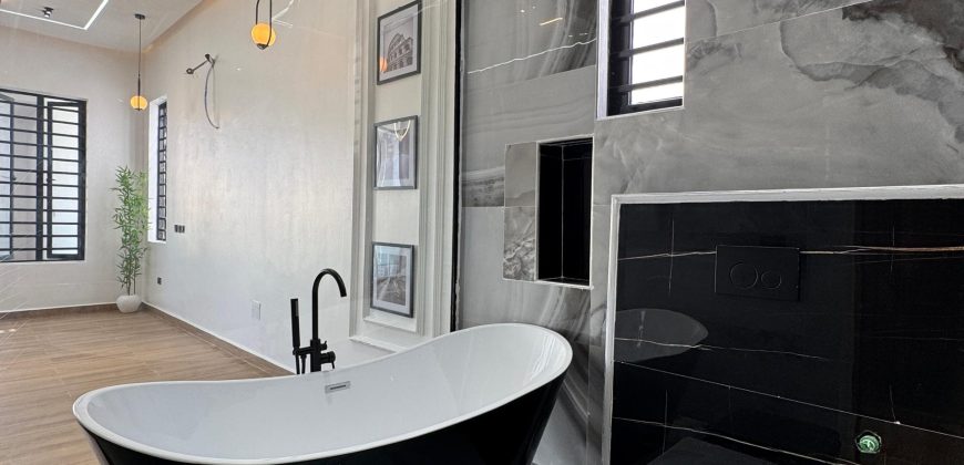 5-Bedroom Luxury Duplex with Pool & Gym