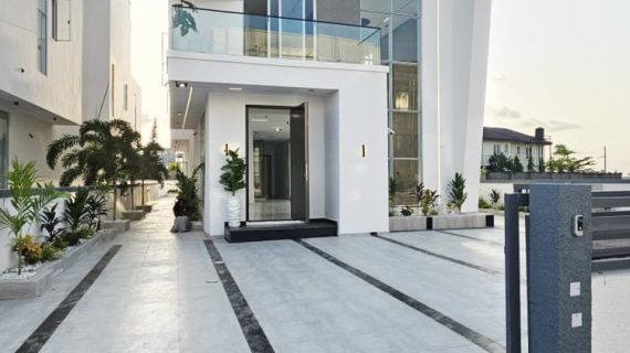 Modern 5 Bedroom Luxury Home With Water Views  For Sale