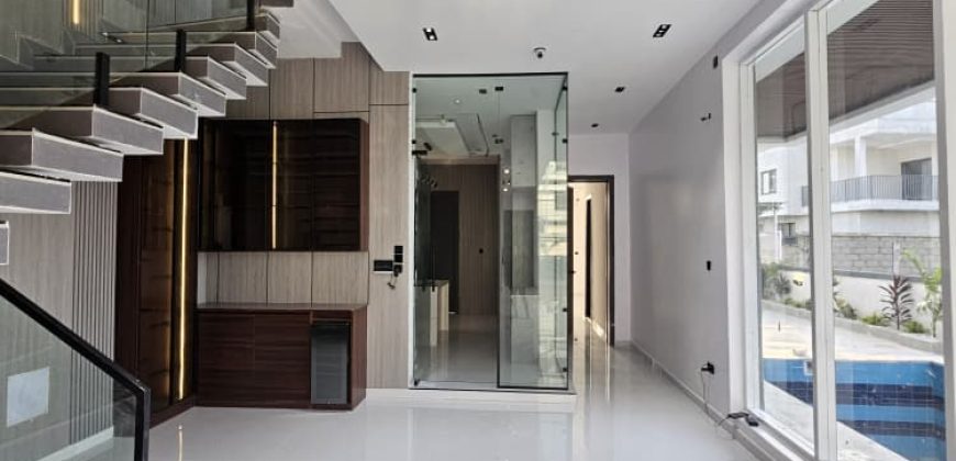 Modern 5 Bedroom Luxury Home With Water Views  For Sale