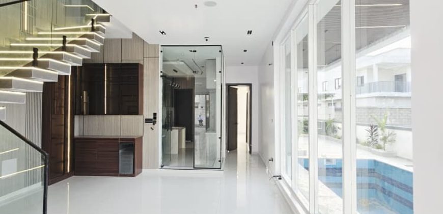 Modern 5 Bedroom Luxury Home With Water Views  For Sale