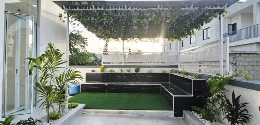 Modern 5 Bedroom Luxury Home With Water Views  For Sale