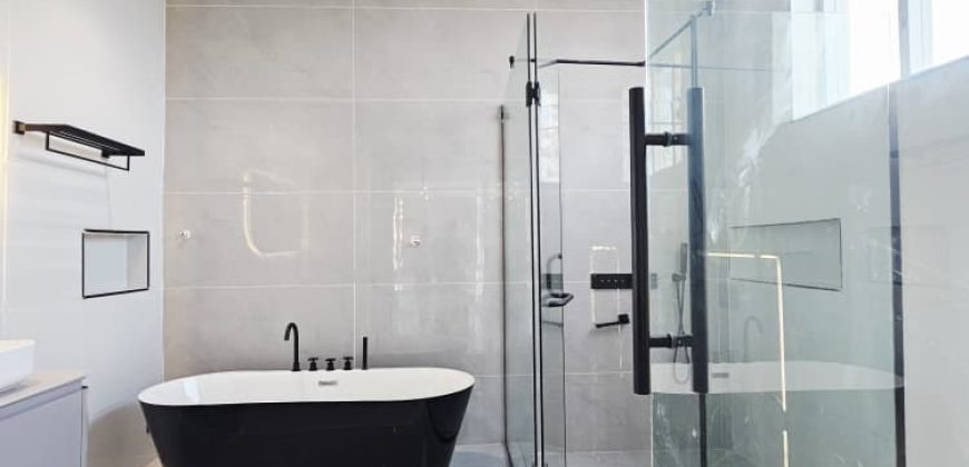 Modern 5 Bedroom Luxury Home With Water Views  For Sale