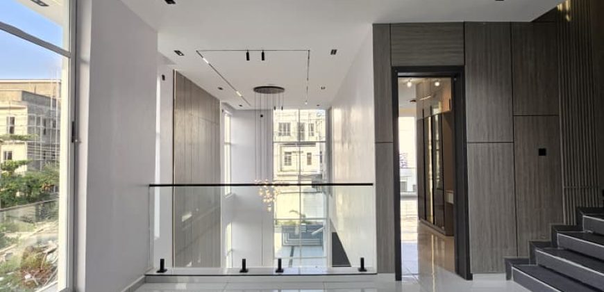 Modern 5 Bedroom Luxury Home With Water Views  For Sale
