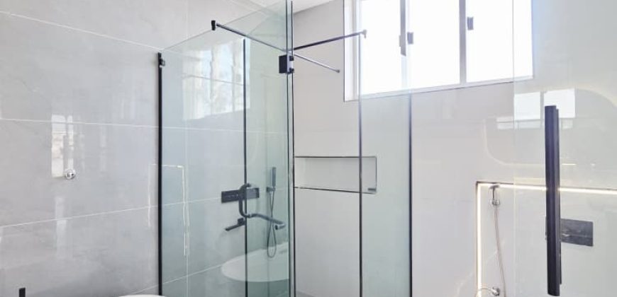 Modern 5 Bedroom Luxury Home With Water Views  For Sale