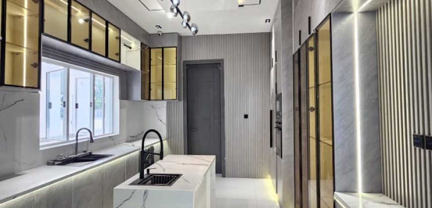 Modern 5 Bedroom Luxury Home With Water Views  For Sale